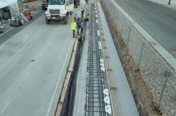 فلوریدا در حال ساخت بزرگراهی است که ممکن است در حین رانندگی، خودروی برقی شما را شارژ کند