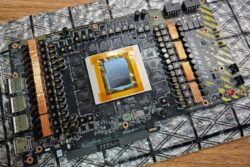 مدل سفارشی کارت گرافیک RTX 5090 با قدرت فوق‌العاده مشاهده شد