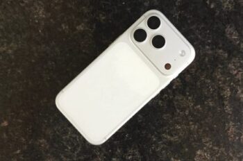 شنیدن صدای نویز ثابت هنگام شارژ آیفون ۱۷ پرو؟ تنها نیستید