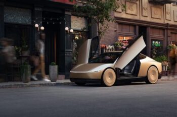 تاکسی‌های رباتیک در خیابان: عبور سایبرکاب تسلا از ترافیک آستین