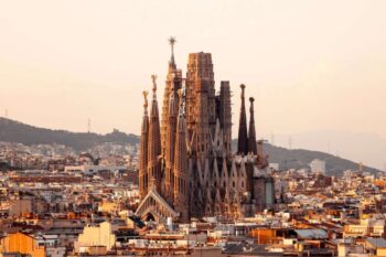 بلندترین کلیسای دنیا در اسپانیا پس از ۱۴۴ سال به پایان رسید