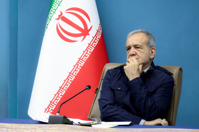 پزشکیان: اعتراض نشان‌دهنده زنده بودن جامعه است؛ وزرا باید با حضور در دانشگاه‌ها فضای گفت‌وگو را تقویت کنند