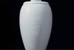 این اسپیکر عجیب مانند ظرف خاکستر مردگان به نظر می‌رسد